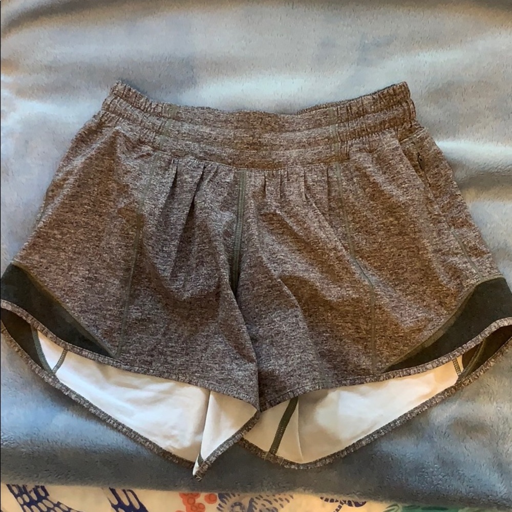 Lululemon Hotty Hot Shorts Tall Size 4